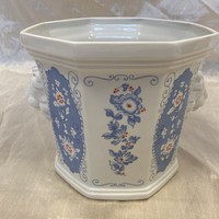 Large porcelain pot with lion head