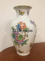 Victoria patterned Herend vase
