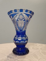 Kék metszett kristály vázák