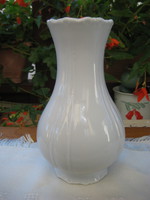 Zsolnay fehér váza  18 cm , nem jelzett