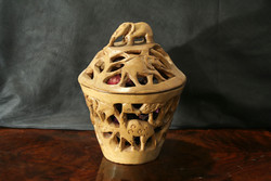 Carved wood scented potpourri with animals motif elephant basket 25x19,5cm