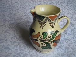 Old corundum jug with imat méhé sign