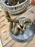 Bronz női akt ,erotikus szobor márványtalpon.