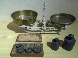 Cast iron kitchen scale with copper pans and weight set