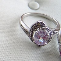 Ezüst gyűrűk   Ametiszt kővel, csillogó Svájci markazitokkal