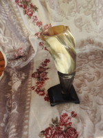Régi bolgár kézzel megmunkált bikaszaruból készült váza