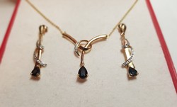 18 Kt gold sapphire jewelry set with glasses