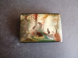 Teddy bears depicting bears in Russian marked lacquer box - ep