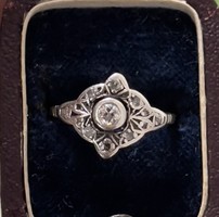 1 Forintról! Antik Briliáns 14k Arany gyűrű (2,1 gr), 0,2 ct jó minőségű kővel és apró gyémántokkal!