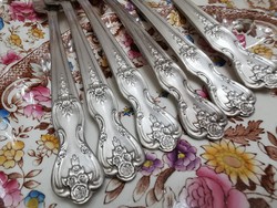 Silver-plated dessert v. Fish forks