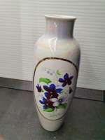 Ravenhouse vase with lyceum