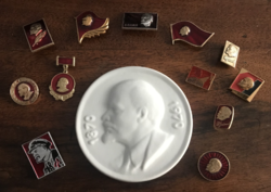 Lenin plaque, badge