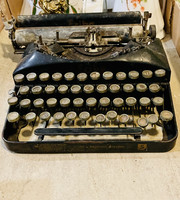Old naumann erika typewriter