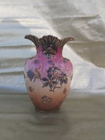 1 ft os aukció! Fischer Emil szecessziós váza. Kidomborodó dekorral.