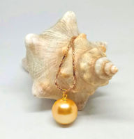 Arany színű 16 mm-s Shell Pearl medál, 9K töltött arany láncon