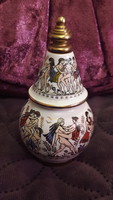 Porcelán piperés, parfümös pajzán jelenetekkel