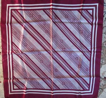 Burgundy-white scarf