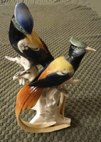 Ceramic sculpture with two birds of paradise