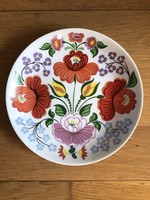 Raven house flower pattern porcelain wall plate