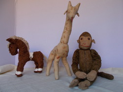 3 db antik szalma töltésű játék - majom, zsiráf, lovacska
