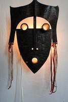 Iparművészeti ötvösmunka : fém maszk lámpa - falilámpa
