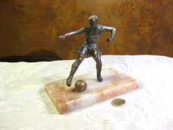 Old soccer player statue on marble base, bronze aluminum, patinated, with wear g 85/2