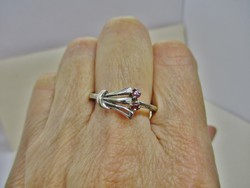 Gyönyörű  ezüst gyűrű valódi kis rubin kövekkel 69-es méret