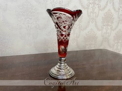 Ezüst talpú bíbor kristály váza 18,5 cm magas