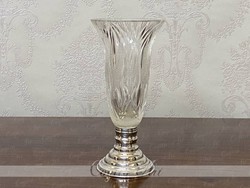 Ezüst talpú kristály váza 16 cm magas