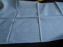 Art Nouveau cotton towels and hand towels. 93 X 46 cm.