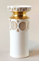 UNTERWEISSBACH VÁZA      Aranyozott porcelán       Magassága 18 cm  Jelzett, hibátlan, elegáns darab