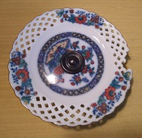 19.Sz. End - pierced porcelain offering the upper part - damaged - 19.5 cm. (1)