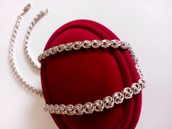 Silver necklace, rose chain