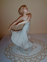 Beautiful wallendorf 27! Cm tall porcelain ballerina