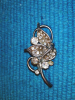 Brooch with leaves (100)