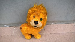 Old lion toy figure