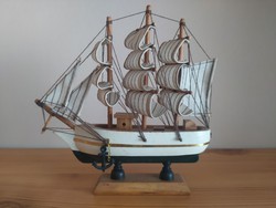 Fa modell hajó