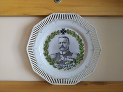 1, -Ft 1.V.H. Hindenburg wall plate in beautiful condition 1914.