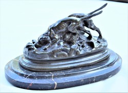 Kajtató vizslák --bronz szobor ,jelezve Barye