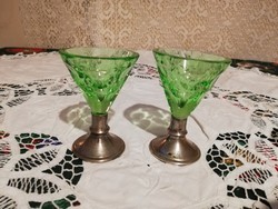 Eladó antik ezüst talpas urán zöld olom kristály rövid italos poharak 2 db uveg kicsit sérült.