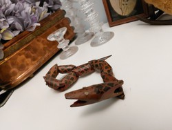 45 cm hosszú, régi, festett fa játék, dekoráció kígyó