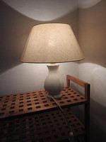 Modern porcelán testű asztali lámpa - éjjeli lámpa