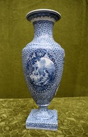Antik Villeroy & Boch német porcelán váza kék fehér zsáner jelenet mintával 12,5 x 32,5 cm