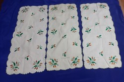 Acorn patterned embroidered tablecloth