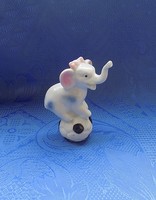 Porcelán cirkuszi elefánt figura 10 cm magas (po-1)