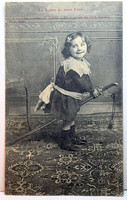 Antik francia üdvözlő fotó képeslap kardon lovagló gyermek