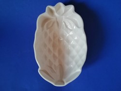 Pineapple shaped aspic ceramic shape