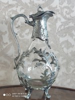 Decanter, pouring wine decanter