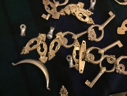 Antik kulcs, kulcscímer, kulcs rozetta gyűjtemény! Régiség