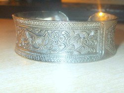 Chiseled flower-leaf Tibetan silver vintage bracelet